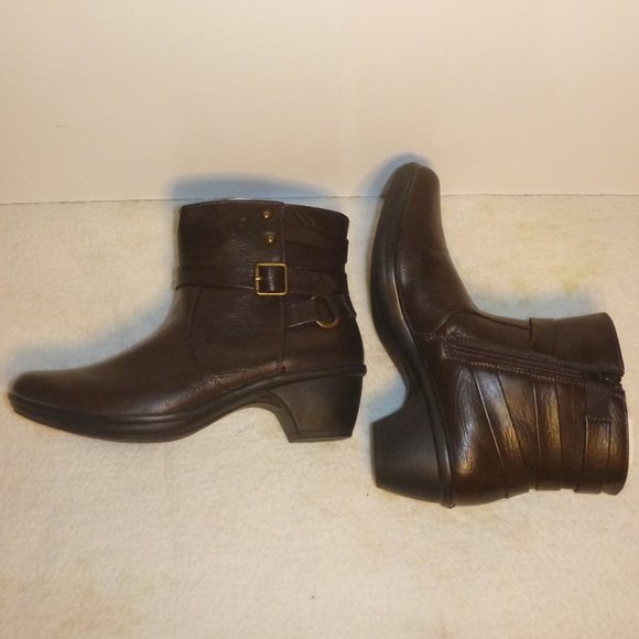 Easy Street Brown Carson Shoe (Women's Size 6) - Picture 2 of 7